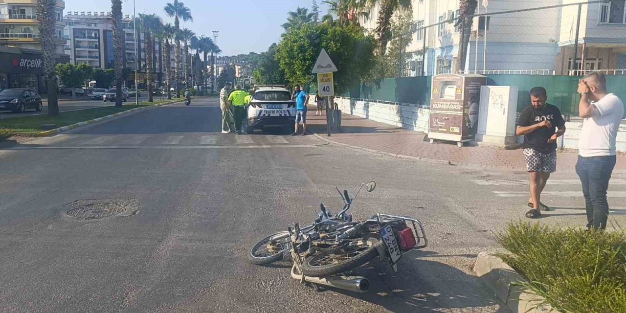 Manavgat’ta Otomobil İle Motosiklet Çarpıştı: 1 Yaralı