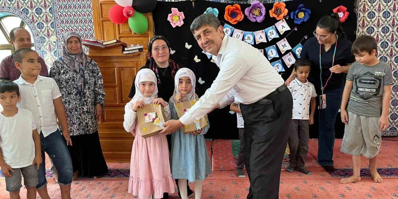 Mersin’de Kur’an Kursu Öğrencileri Kur’an’a Geçmenin Heyecanını Yaşadı