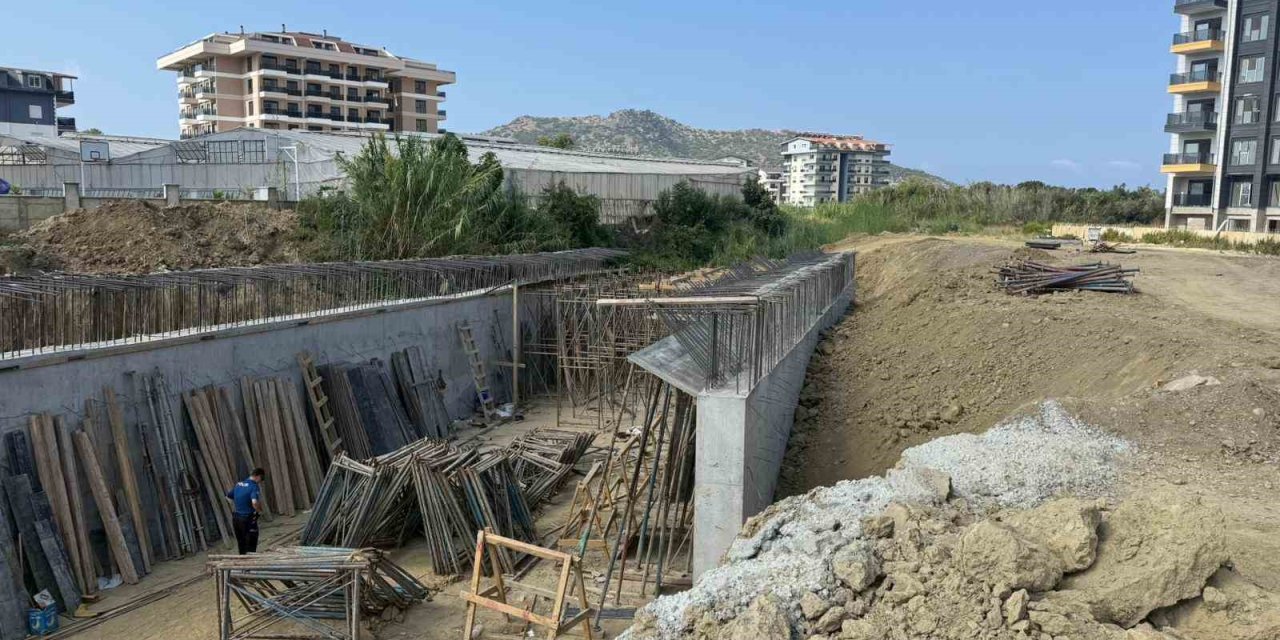 Köprü İnşaatında Düşen İşçi Tedavi Gördüğü Hastanede Hayatını Kaybetti