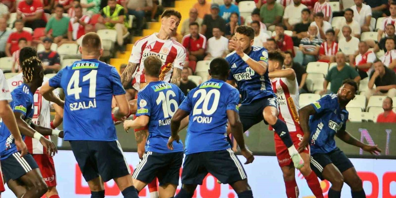 Trendyol Süper Lig: Antalyaspor: 2 - Kasımpaşa: 1 (ilk Yarı)