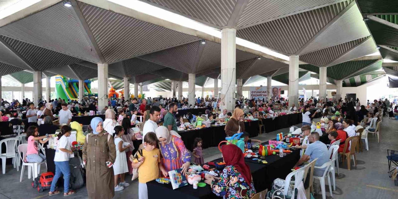 Çocuklar Genç Komek  2. El Oyuncak Pazarı İle Farkındalık Kazanıyor