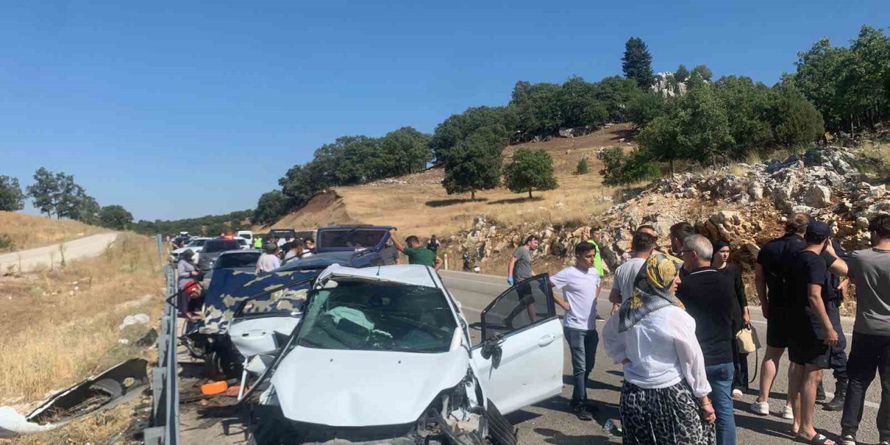 Konya’da Üç Aracın Karıştığı Kazada 7 Yaralı