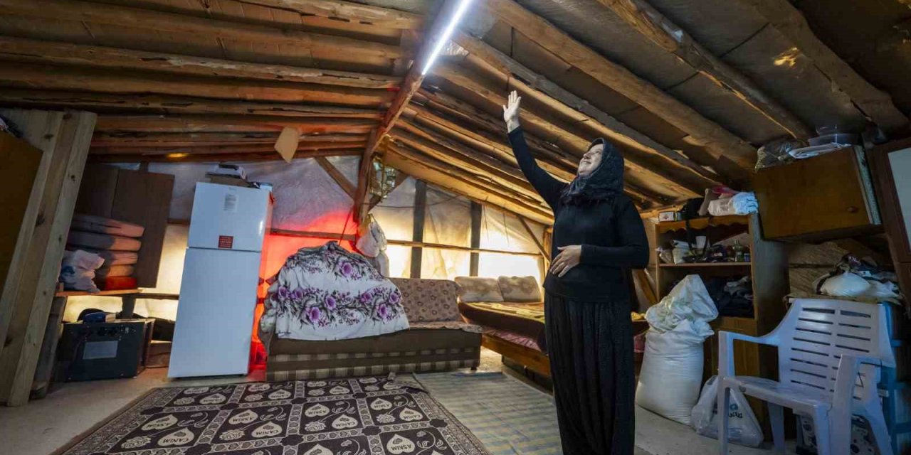 Kıl Çadırlar Güneşle Aydınlandı, Üreticinin Yüzü Güldü