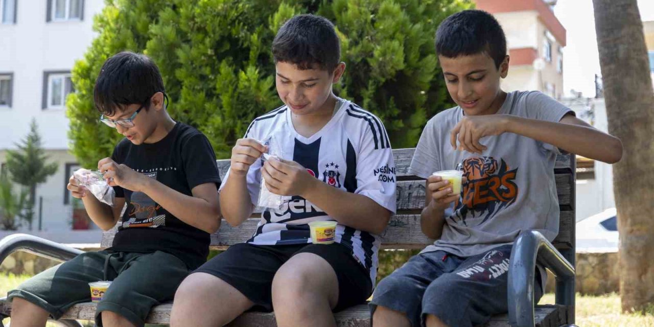 Mersin’de Çocuklara Yaz Boyu Ücretsiz Dondurma Keyfi