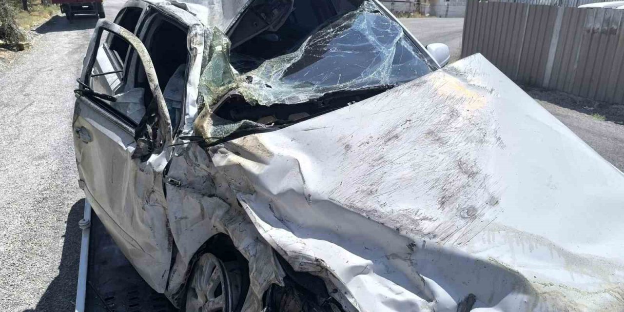 Karapınar’da Otomobiller Çarpıştı: 2 Yaralı