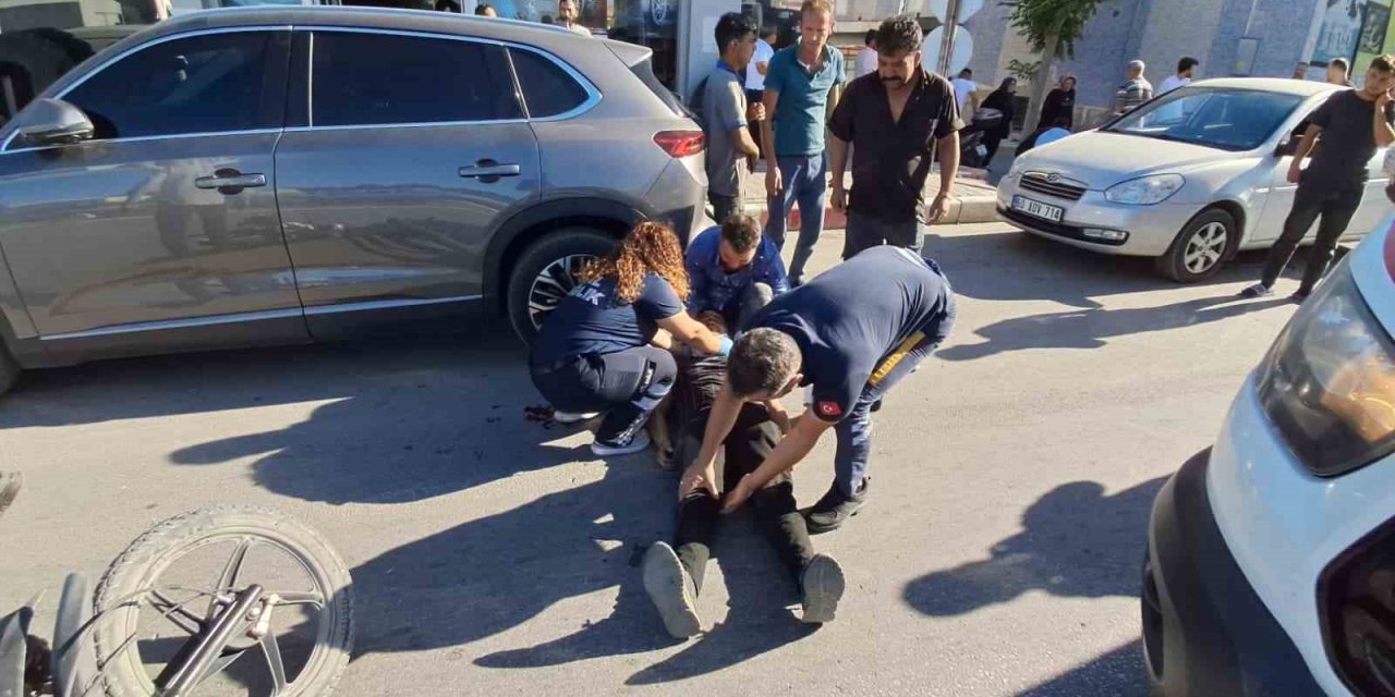 Karaman’da Motosiklet Kadına Çarptı, Hem Sürücü Hem Yaya Yaralandı