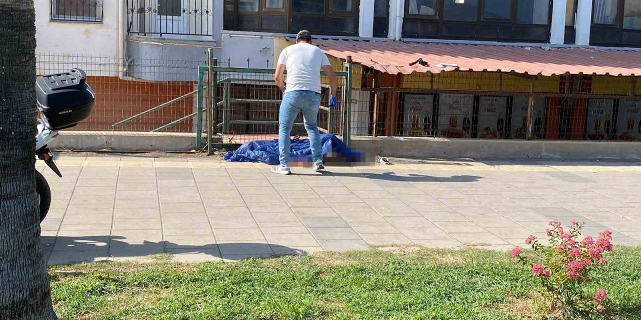 Sahil Kenarındaki Yürüyüş Yolunda Ceset Bulundu