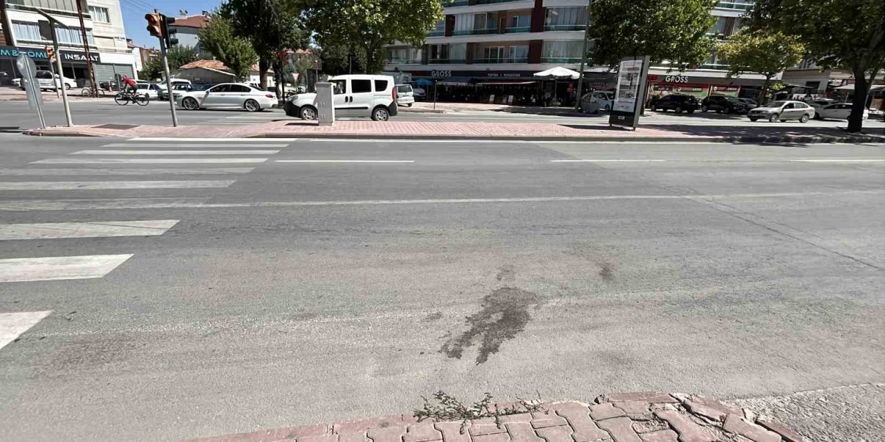 Otomobilin Çarptığı Bisikletlinin Hayatını Kaybettiği Kaza Kamerada