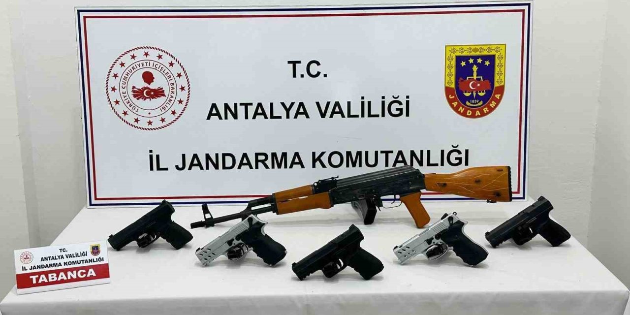 Jandarmadan Ruhsatsız Silah Operasyonu: 5 Tabanca Ele Geçirildi