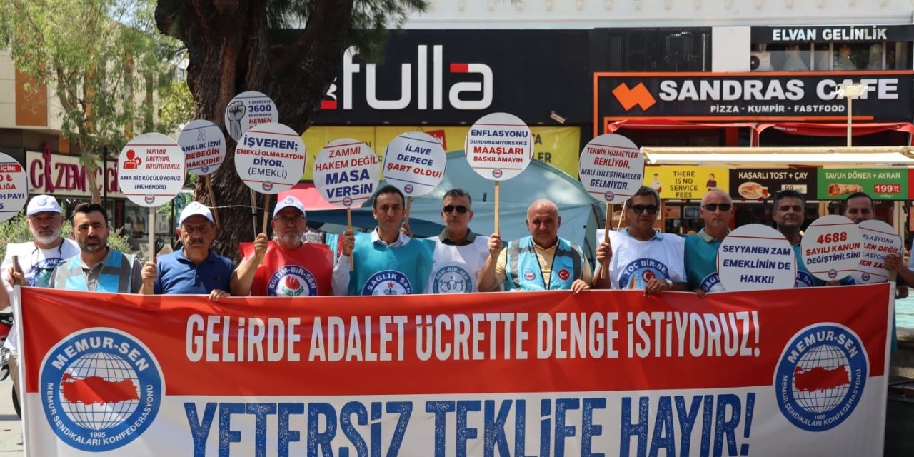 Memur Sen Antalya’da Çadır Kurup Eylem Yaptı
