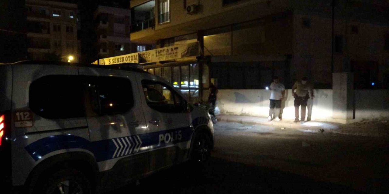 Oturduğu Apartmanın Girişinde Silahlı Saldırıya Uğrayan Şahıs Yaralandı