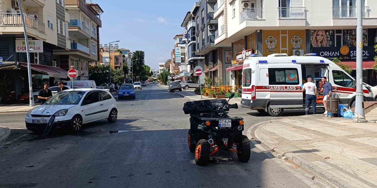 Manavgat’ta Otomobilin Çarptığı Atv Sürücüsü Yaralandı
