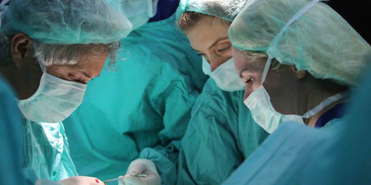 Aü’de Dünyanın İlk Rahim Naklinden Sonra Şimdi De Akciğer Nakli