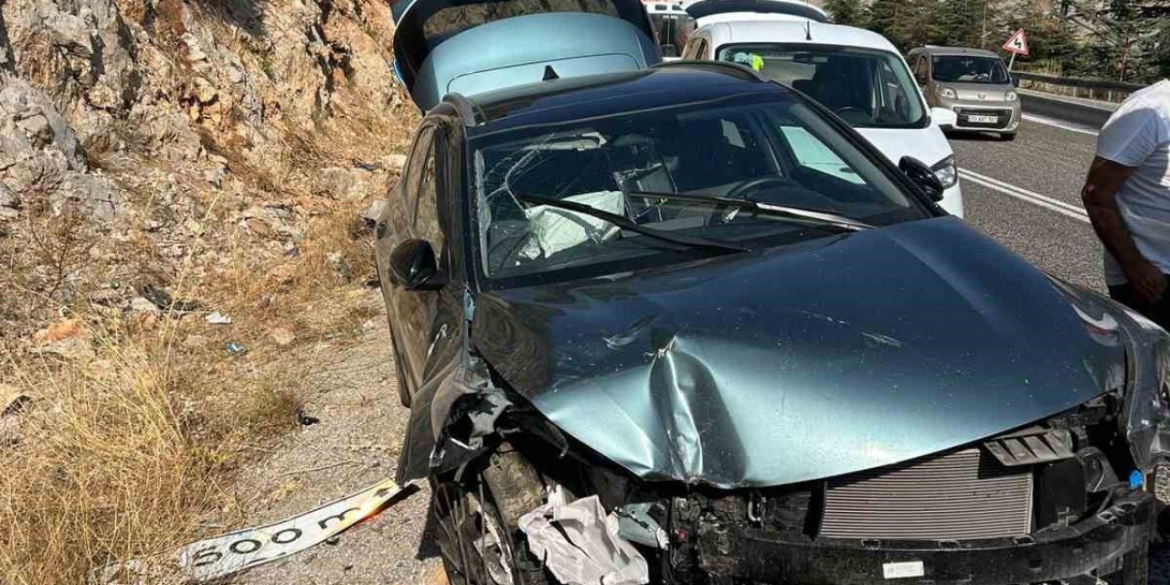 Antalya’da Trafik Kazası; 5 Yaralı