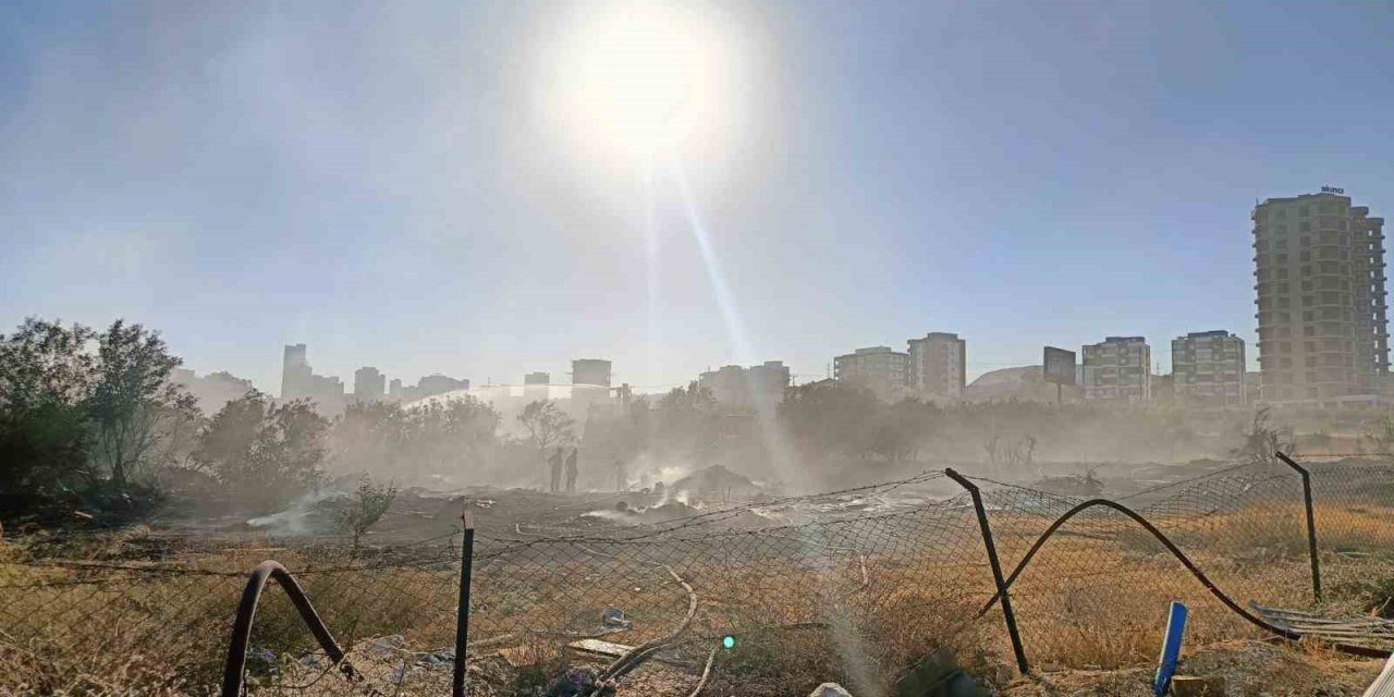 Tatil Bölgesindeki Örtü Altı Yangını Büyümeden Söndürüldü
