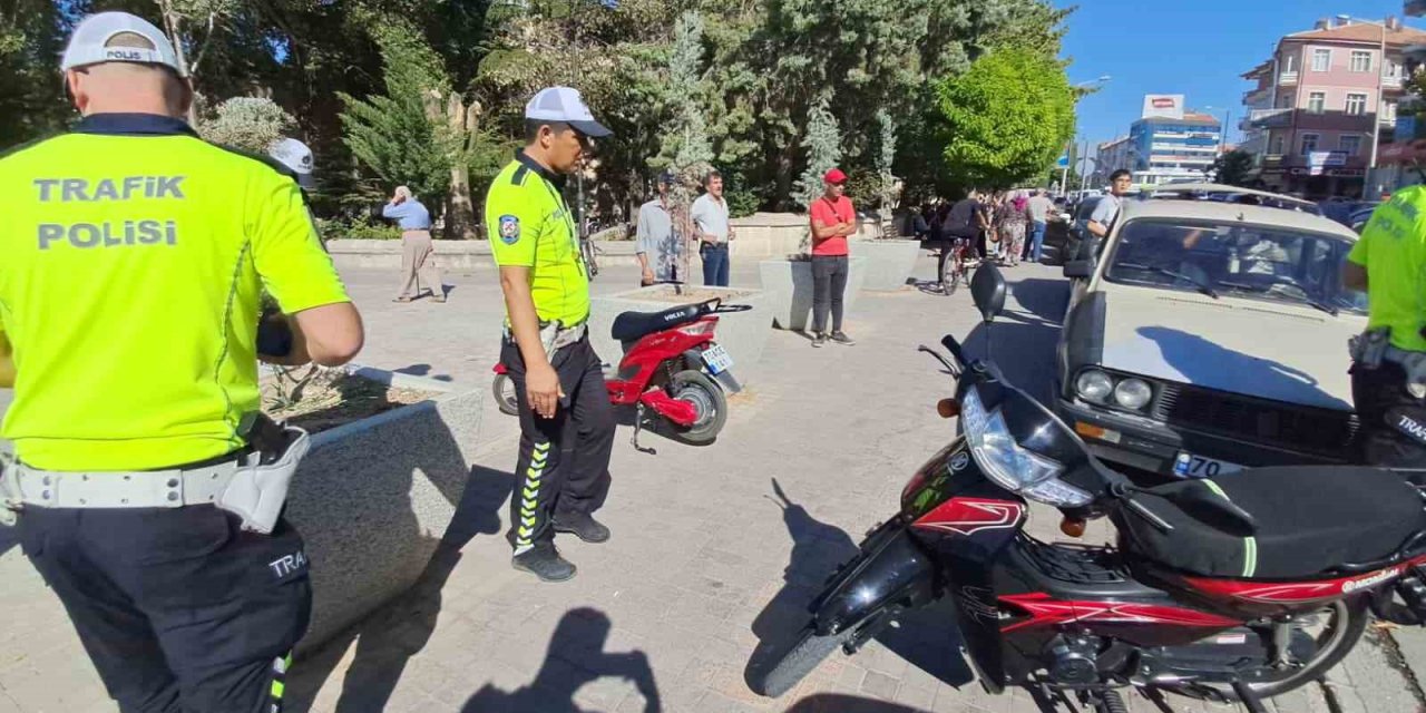 Karaman’da Motosikletler Çarpıştı: 2 Yaralı