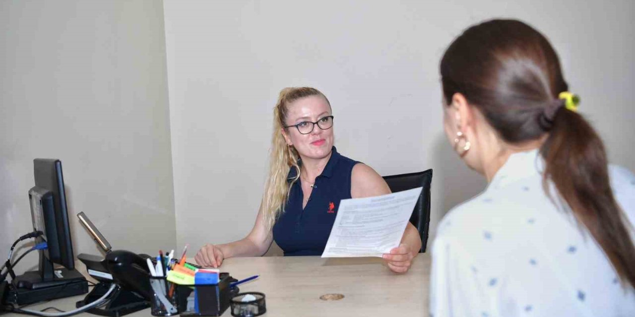 Konyaaltı Belediyesi Yeni İş Fırsatları İçin Vatandaşları Kariyer Ofisine Davet Etti