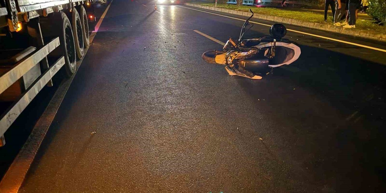 Tıra Arkadan Çarpan Motosikletli Ağır Yaralandı