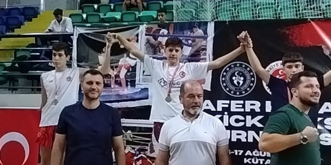 Niğdeli Sporculardan Kick Boks Zafer Kupasında Büyük Başarı