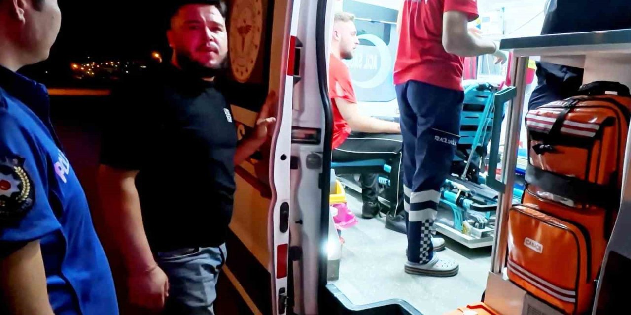 Sağlık Ekibine "pansuman Yapın Gönderin" Dedi, Gazeteciyle De İmalı Konuştu