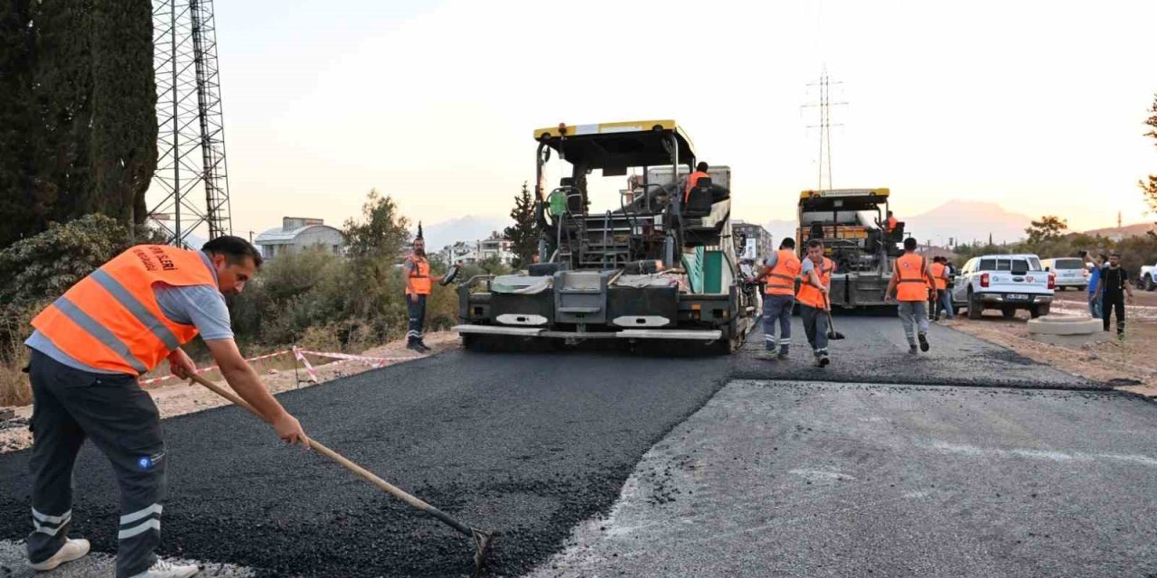 Büyükşehir’den Şehir Hastanesi Yoluna Sıcak Asfalt