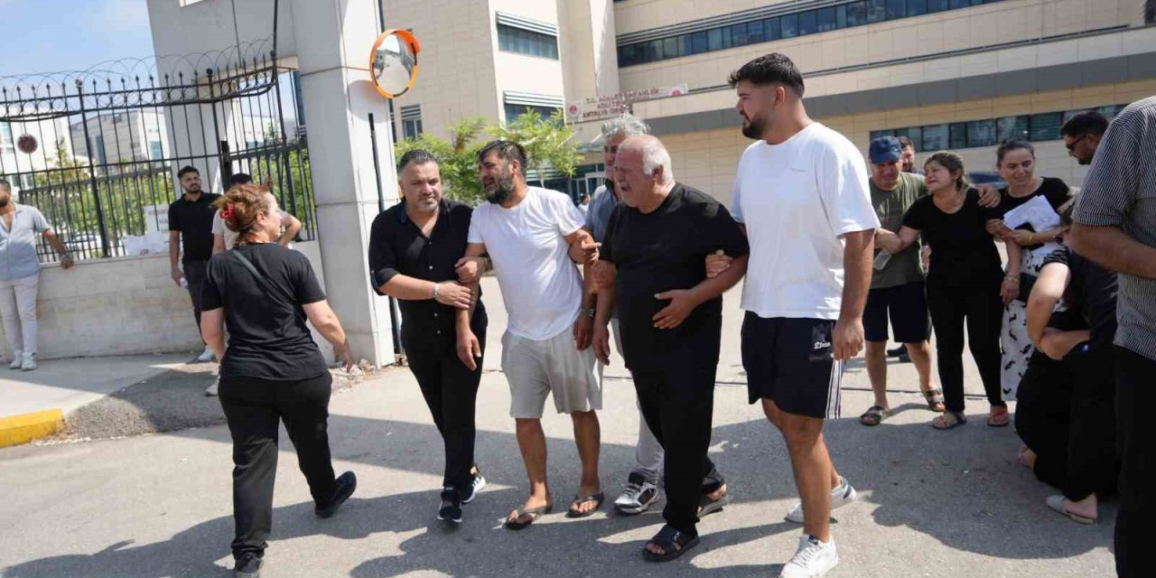 Pastane Cinayetinde Öldürülen Gencin Abisinin Feryatları Yürekleri Yaktı: "abi Ben Geliyorum De Ne Olur"