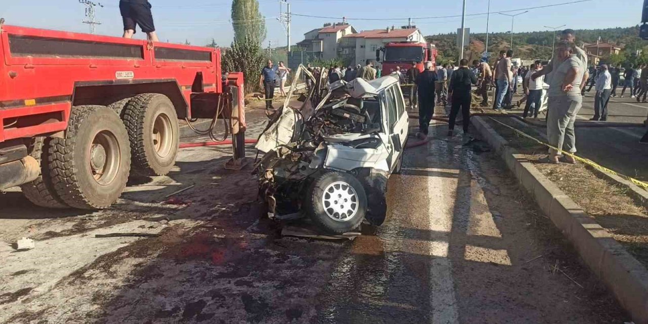 Konya’da Otomobil Tırla Çarpıştı: 3 Ölü