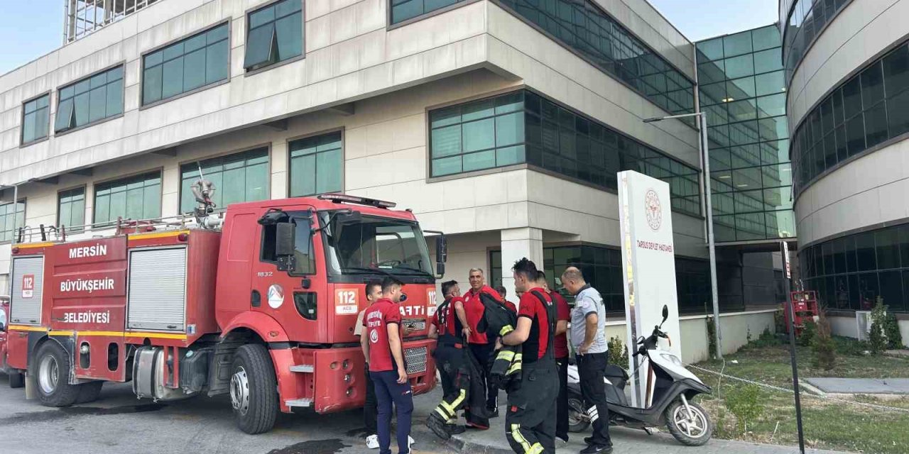 Hastanenin Bodrum Katından Yükselen Dumanlar Ekipleri Alarma Geçirdi