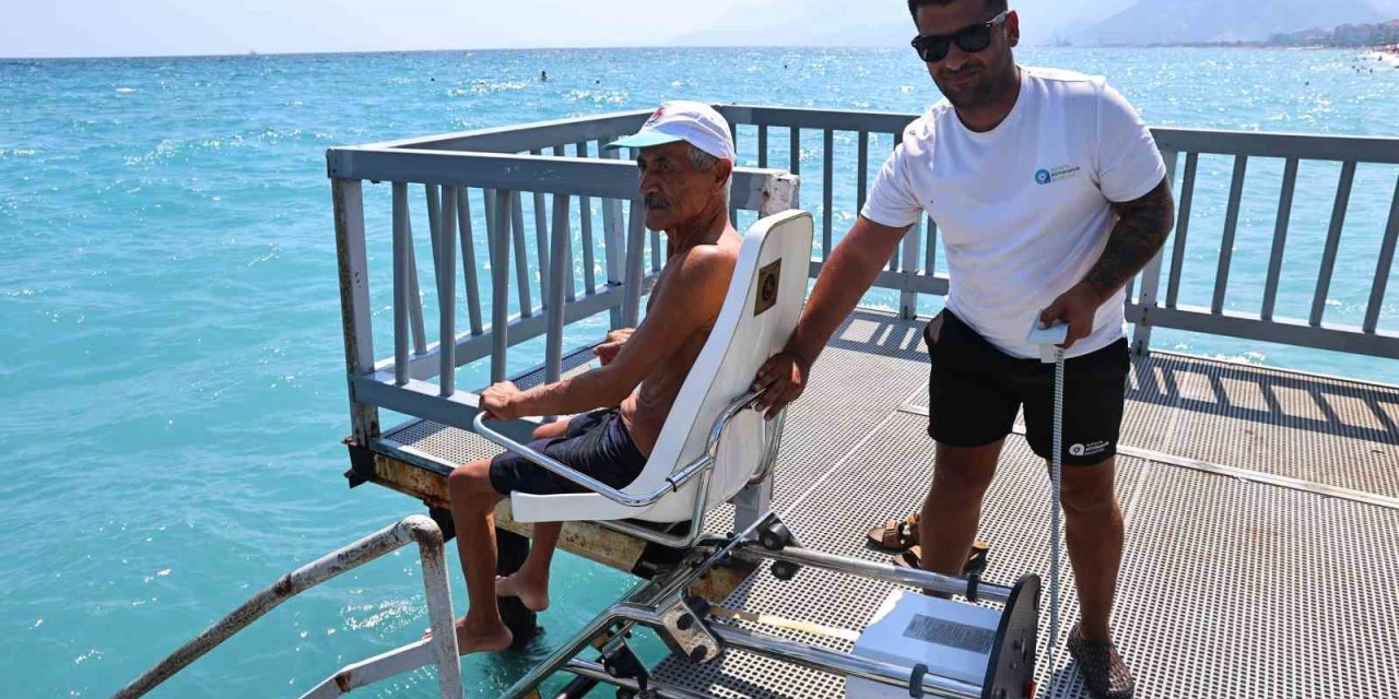 Büyükşehir’in Engelsiz Plajlarına Ziyaretçi Akını