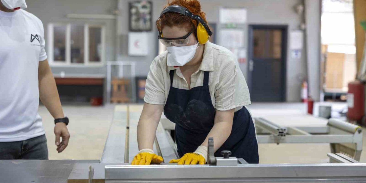 Mercek Kurslarıyla Nitelikli Ustalar Yetişiyor