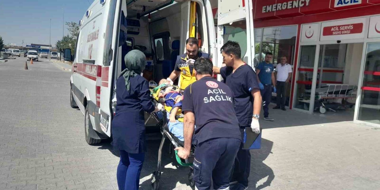 Konya’da Otomobil Kamyonetle Çarpıştı: 1 Ölü, 5 Yaralı