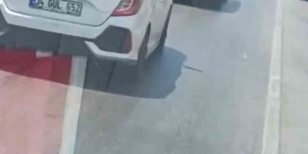 Antalya’da Trafikte Sıkışan Ambulans Hastayı Güçlükle Hastaneye Ulaştırdı