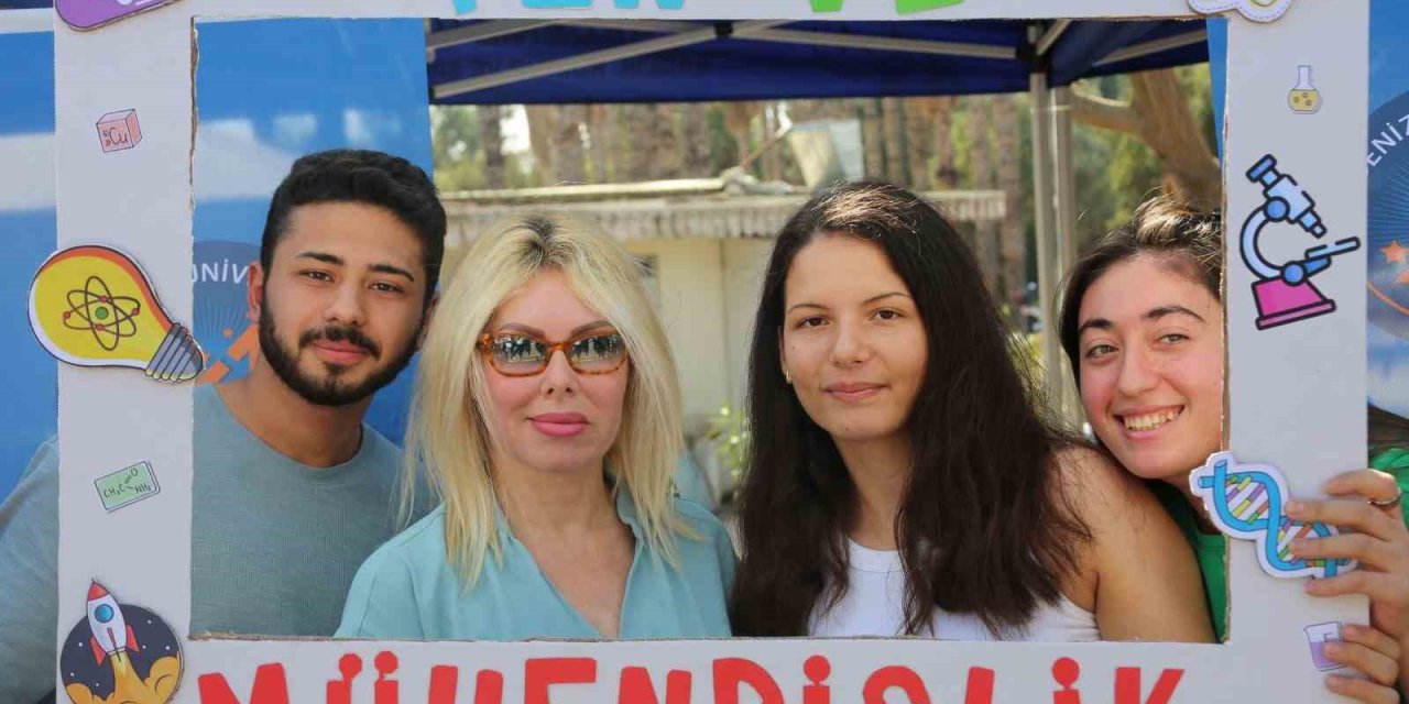Akdeniz Üniversitesi Ailesine 9 Bin Yeni Öğrenci Katıldı