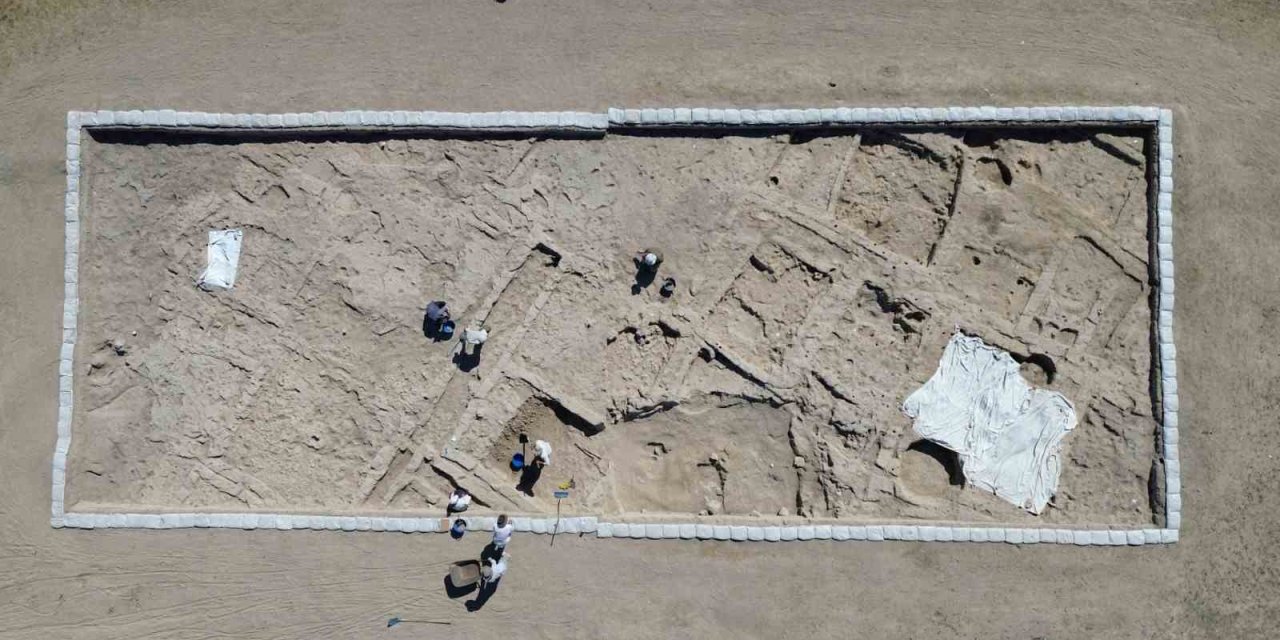 Karaman’da Yaklaşık 10 Bin Yıllık Sokak Bulundu