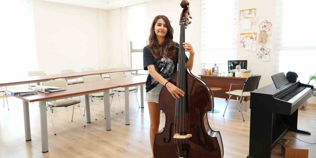 Konyaaltı’nda Geleceğin Sanatçıları Yetişiyor