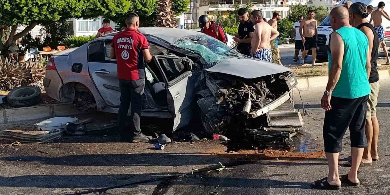 Mersin’de İki Ayrı Kaza: Birinde Otomobil Savruldu, Diğerinde Sıkışan Sürücü Kurtarıldı