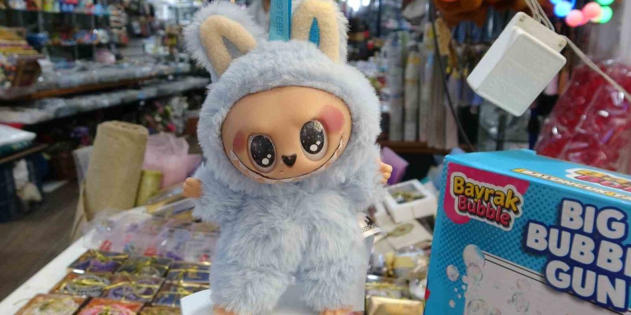 Saniyeler İçinde Oyuncağı Aldı, O Anlar Kameraya Yansıdı