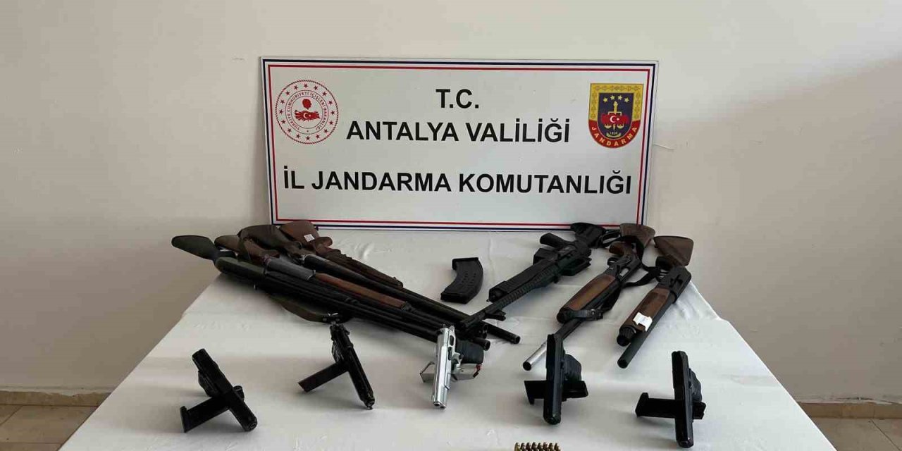 Serik’te Kaçak Silah Operasyonu