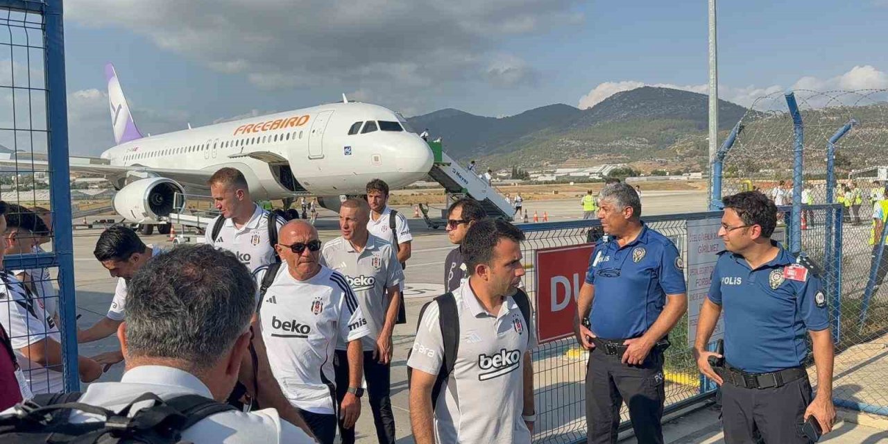 Beşiktaş, Gazipaşa-alanya Havalimanı’na Geldi