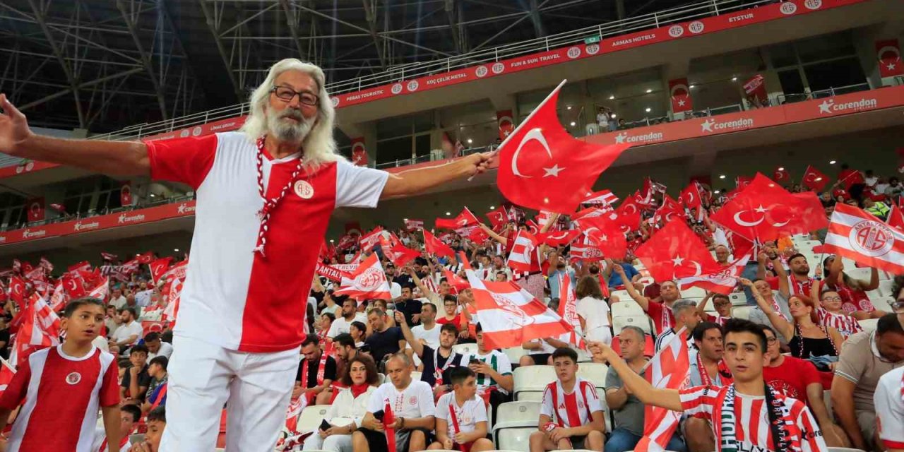 Trendyol Süper Lig: Antalyaspor: 1 - Fatih Karagümrük: 1 (ilk Yarı)