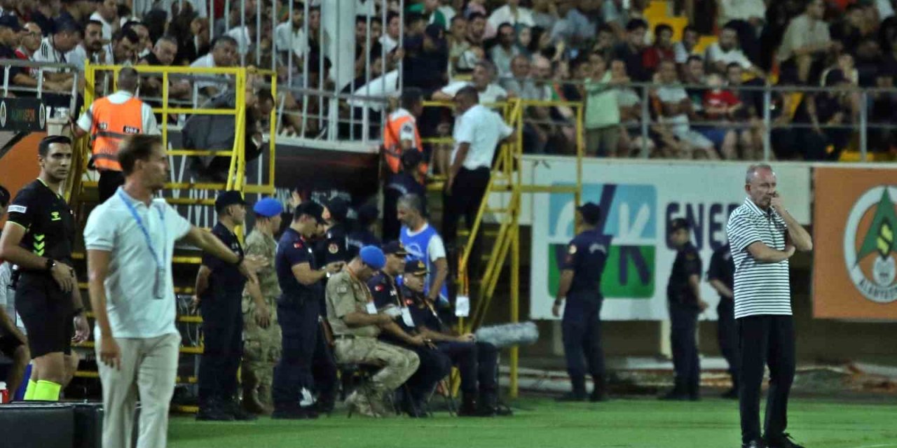 Trendyol Süper Lig: Corendon Alanyaspor: 0 - Beşiktaş 0 (maç Devam Ediyor)