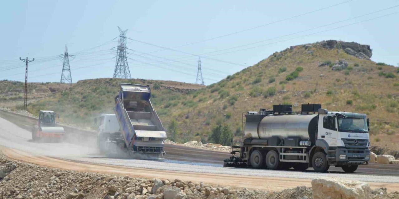 Manavgat’ta Grup Yolları Asfaltlanıyor