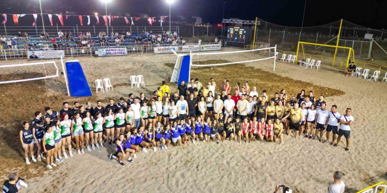 Manavgat Belediyesi Plaj Voleybolu Halk Turnuvası Başladı