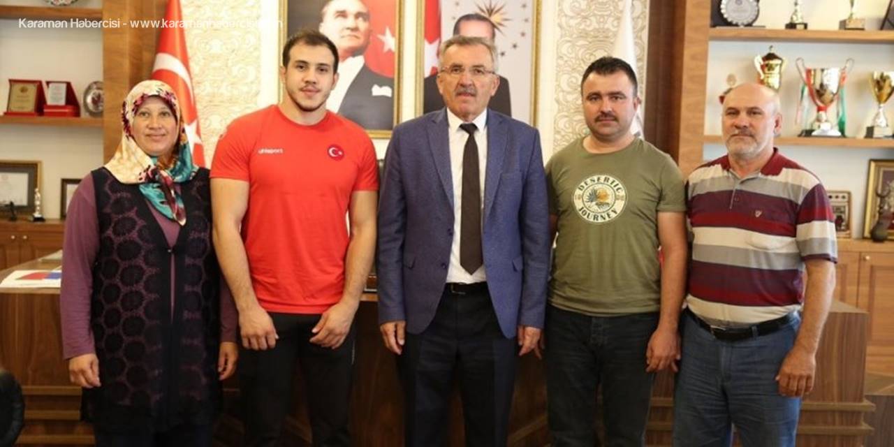 Başkan Aputkan, Balkan Gençler Şampiyonu Nail Seyyar ve Ailesini Makamında Kabul Etti