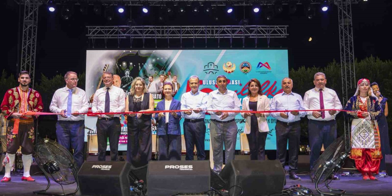 Başkan Seçer, Silifke Müzik Ve Folklor Festivali’ne Katıldı