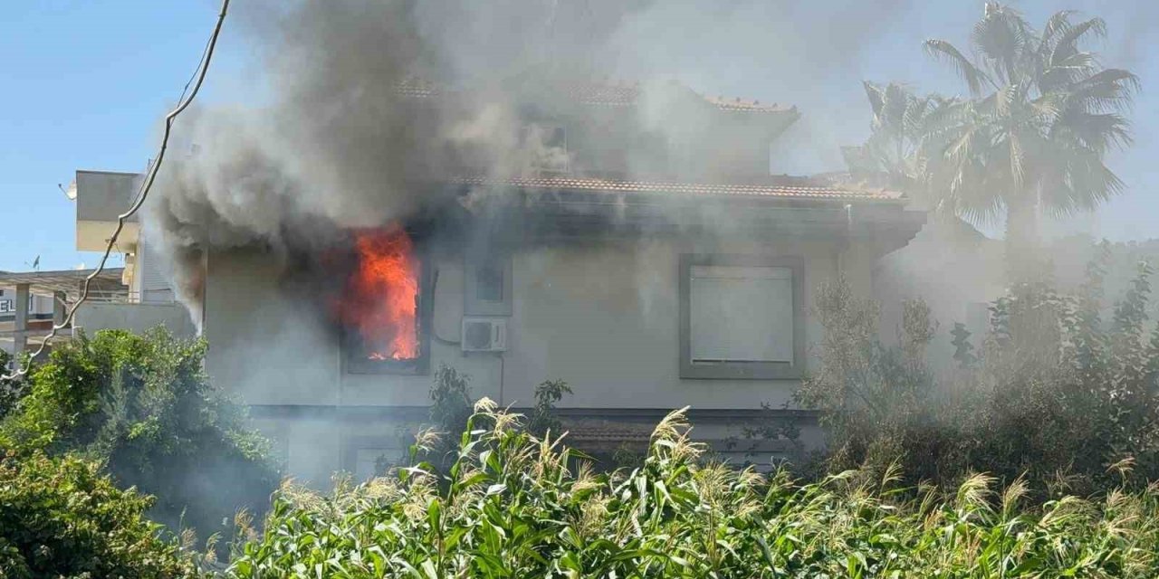 2 Katlı Müstakil Evde Yangın Paniği