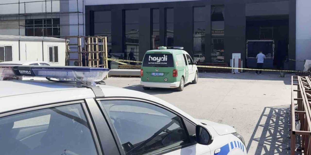 Parasını Alamayan İki Kardeş Kurşun Yağdırdı: 2 Yaralı