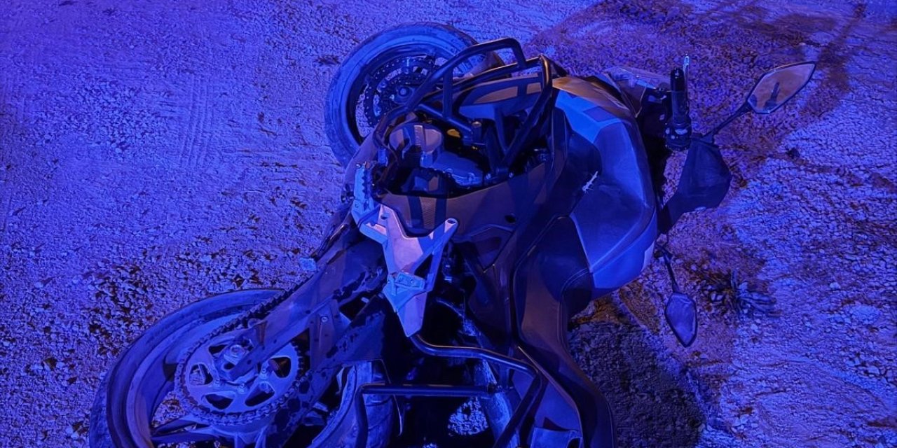 Korkuteli’nde Motosiklet Şarampole Uçtu: 1 Ölü, 1 Yaralı