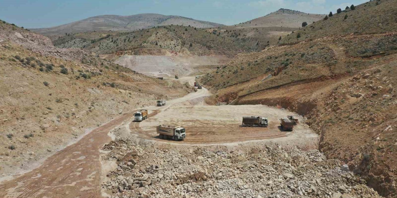 Niğde’nin Halaç Göleti’nde Çalışmalar Devam Ediyor