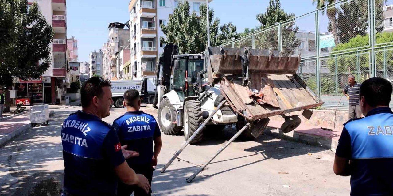 Mersin’de Hurda Ve Çöp Yığan Vatandaşa Ceza